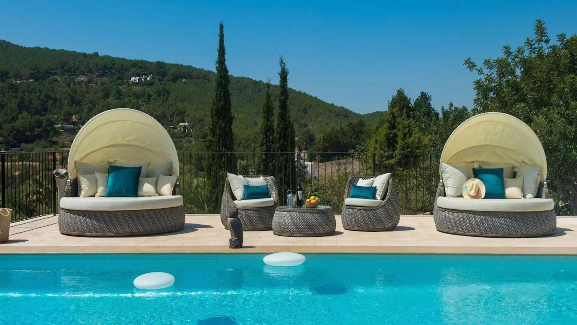 Villa Holiday Home With Children Play Area Santa Eularia des Riu