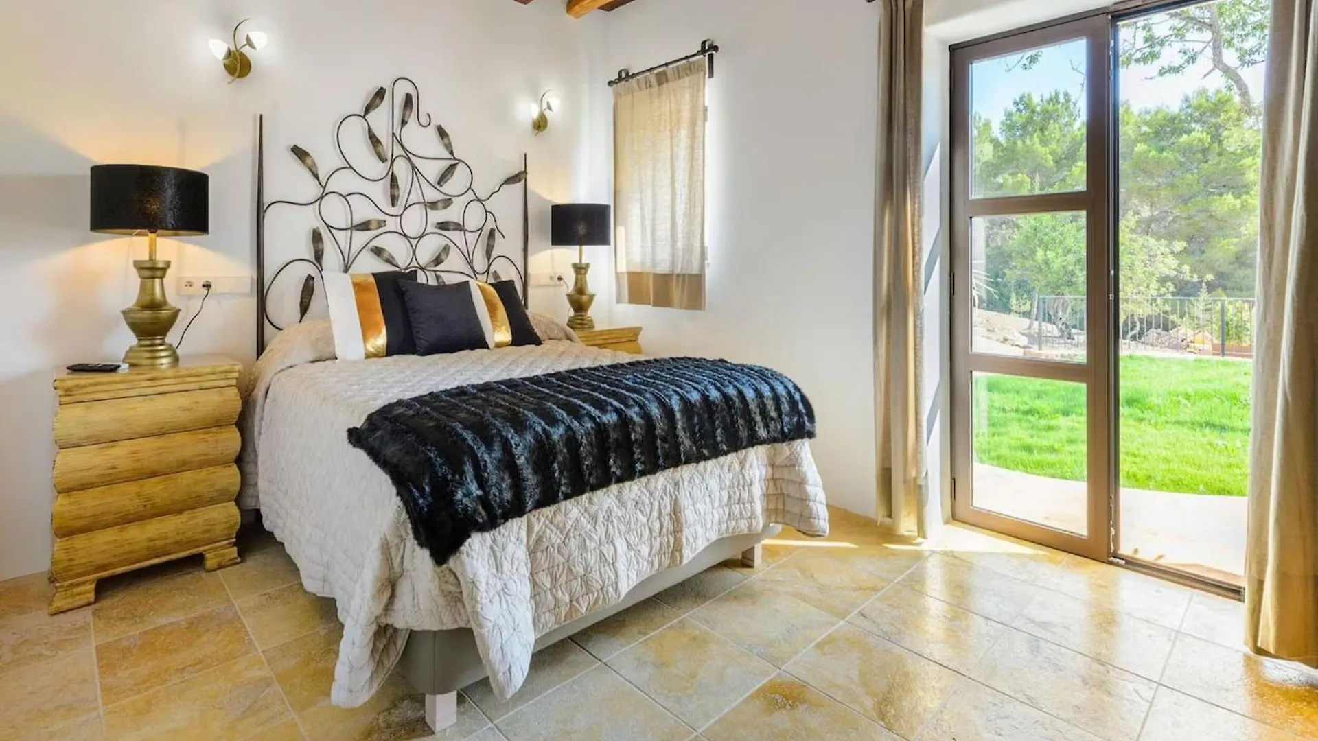 Villa Holiday Home With Children Play Area Santa Eularia des Riu